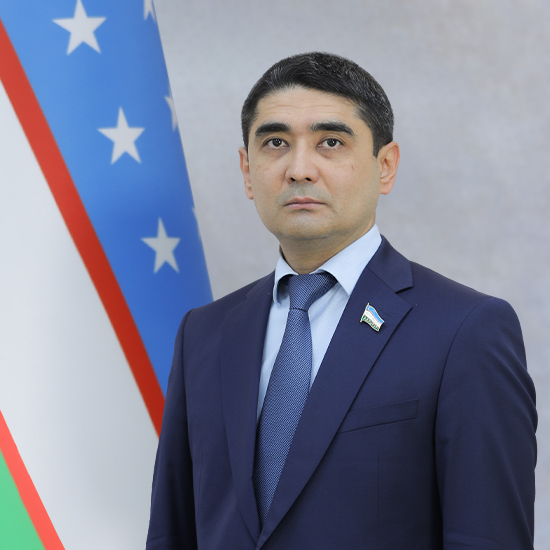 Жуынатын бөлмеде жуынатын сексуалды қыз