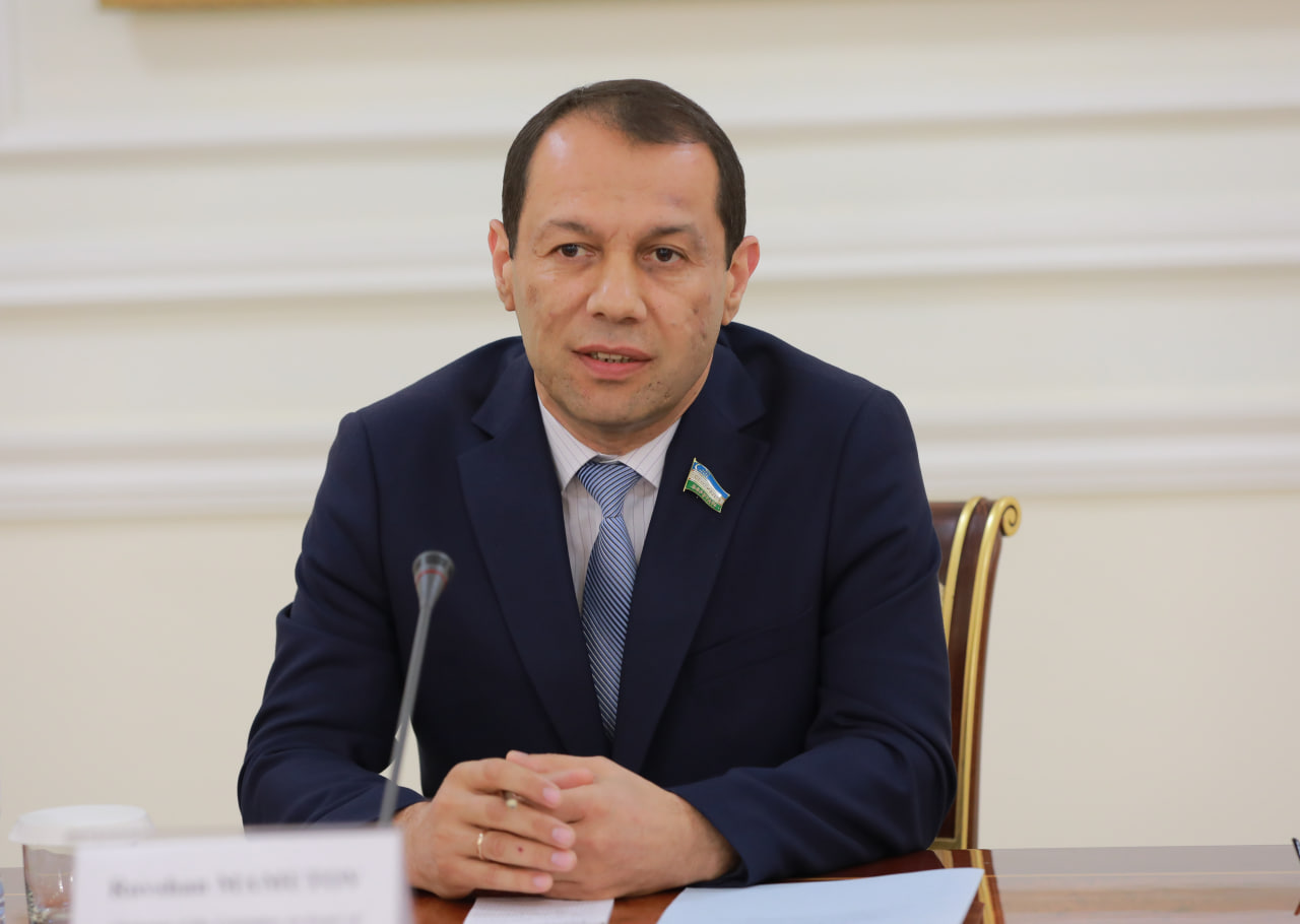 Rihanna gozal suratga tushdi Svingerning rus xotini fotosurati