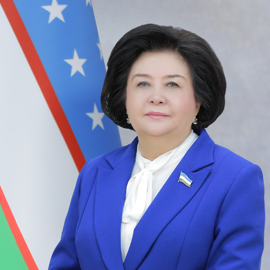 Орыс қуыршақпен ормандағы секс