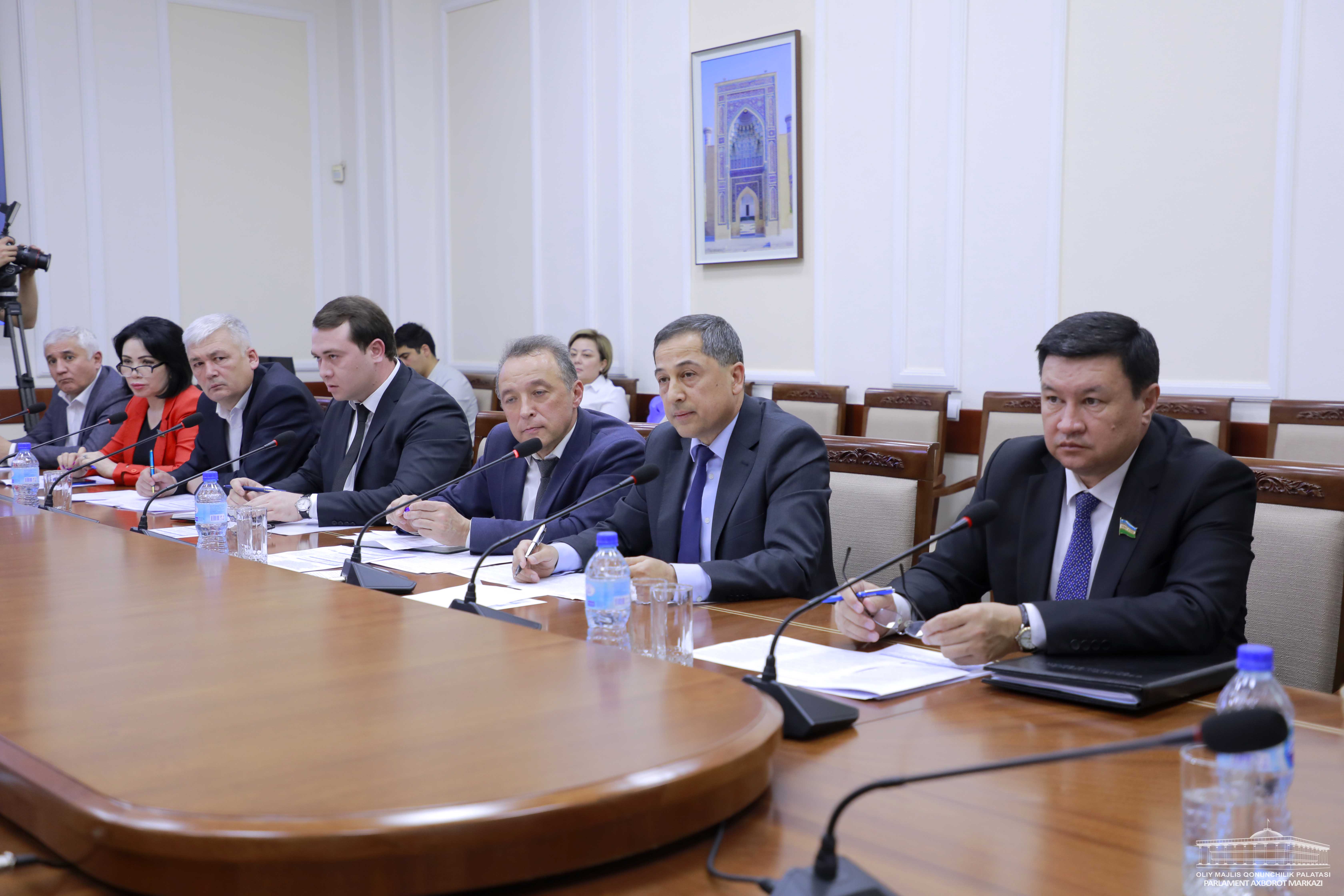 Yalangoch Mariya Sobko Jinsiy kokrak va dumba