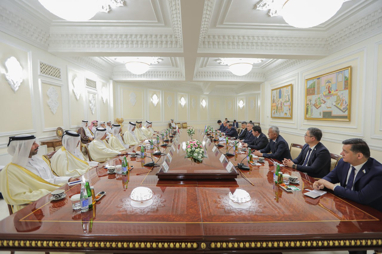 Rus fohishalari Mening qiz dostim boyicha porno videolar