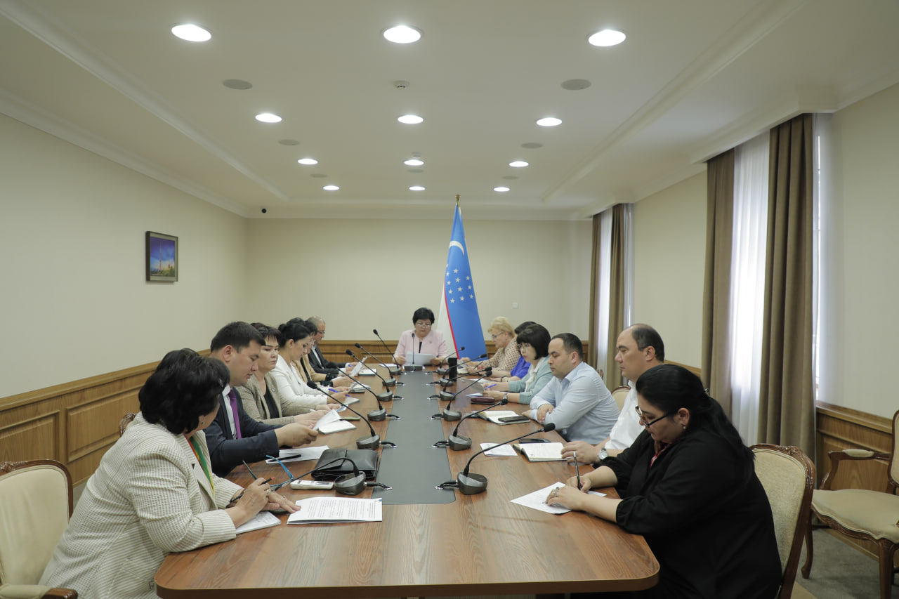 Porno er xotini va sevgilisi aseksual