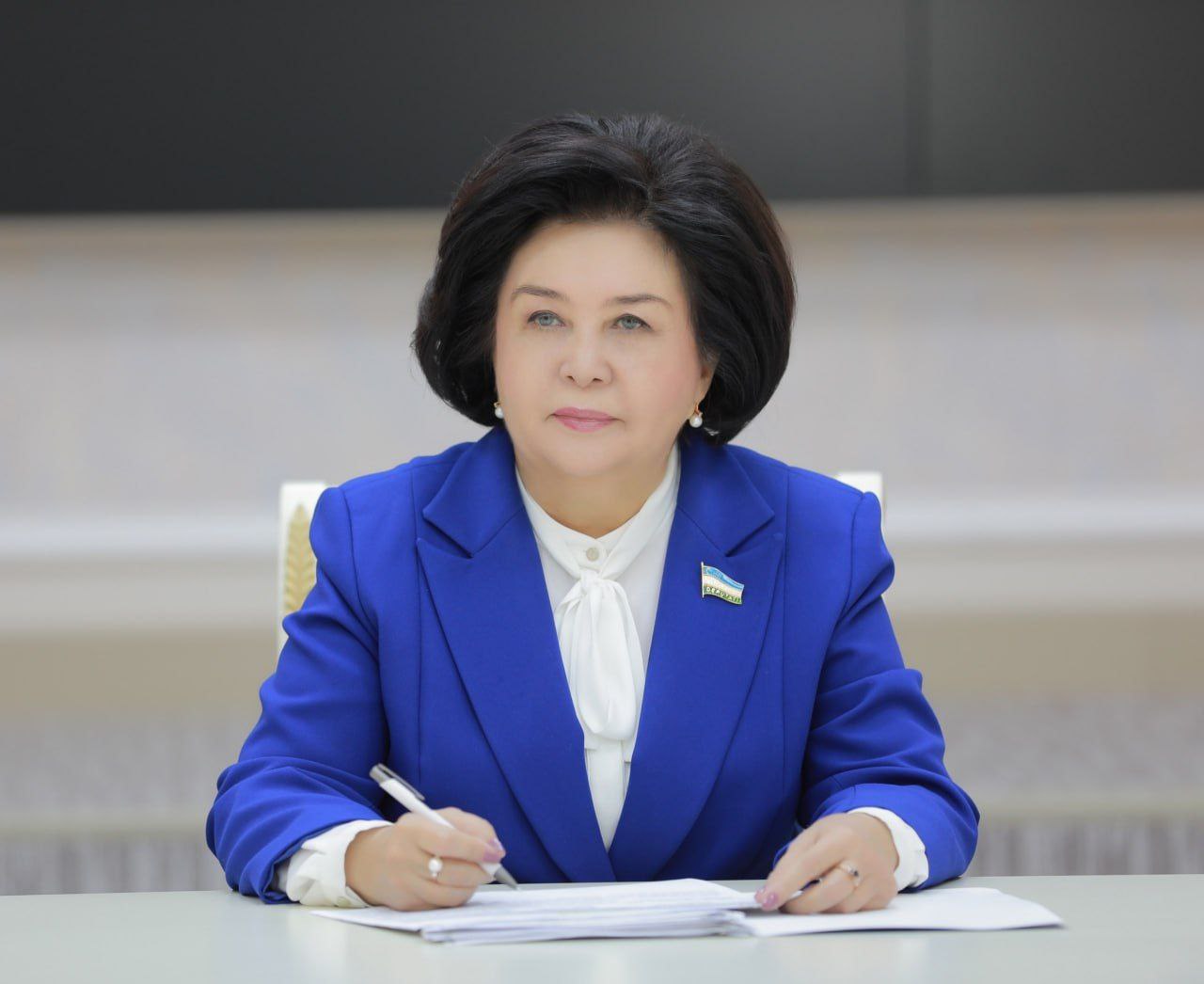 Porno: Mast ota qizini sikadi