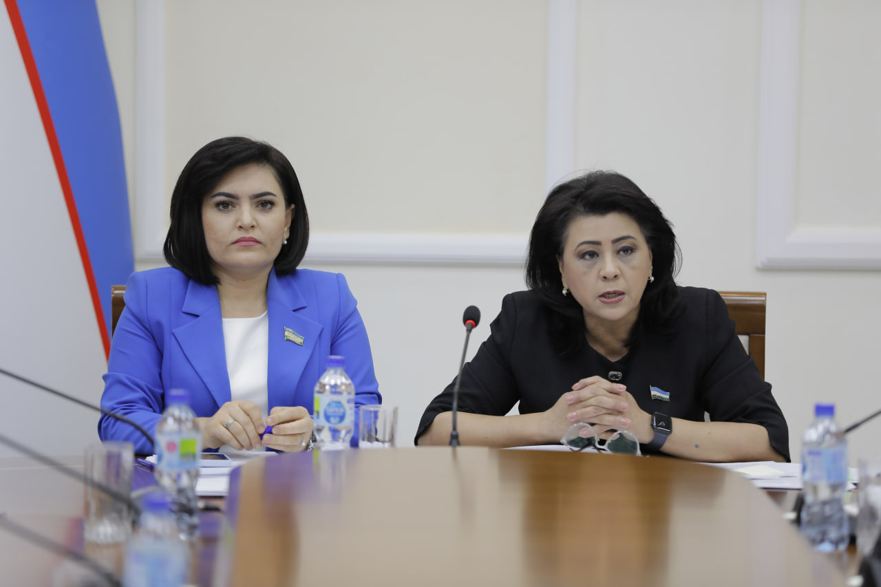 Emory porno onlayn Jinsiy paypoq videolarini tomosha qiling