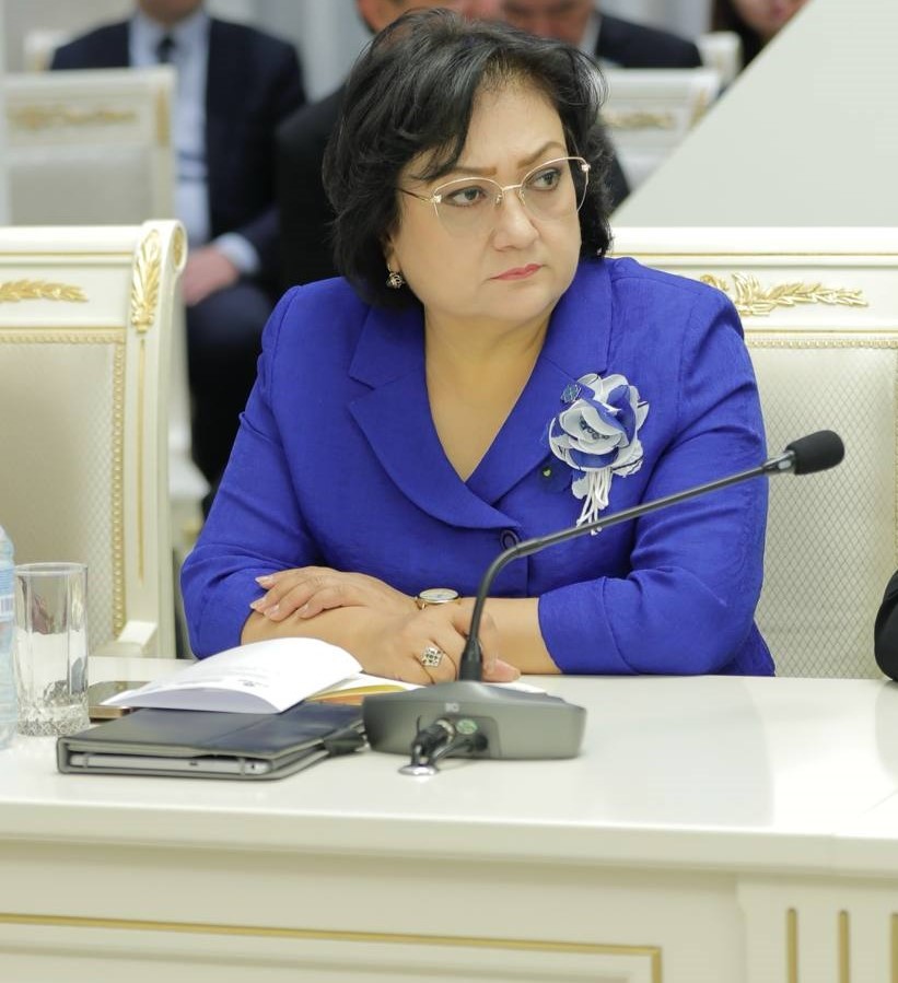 Yuqori sifatli golland porno teatri